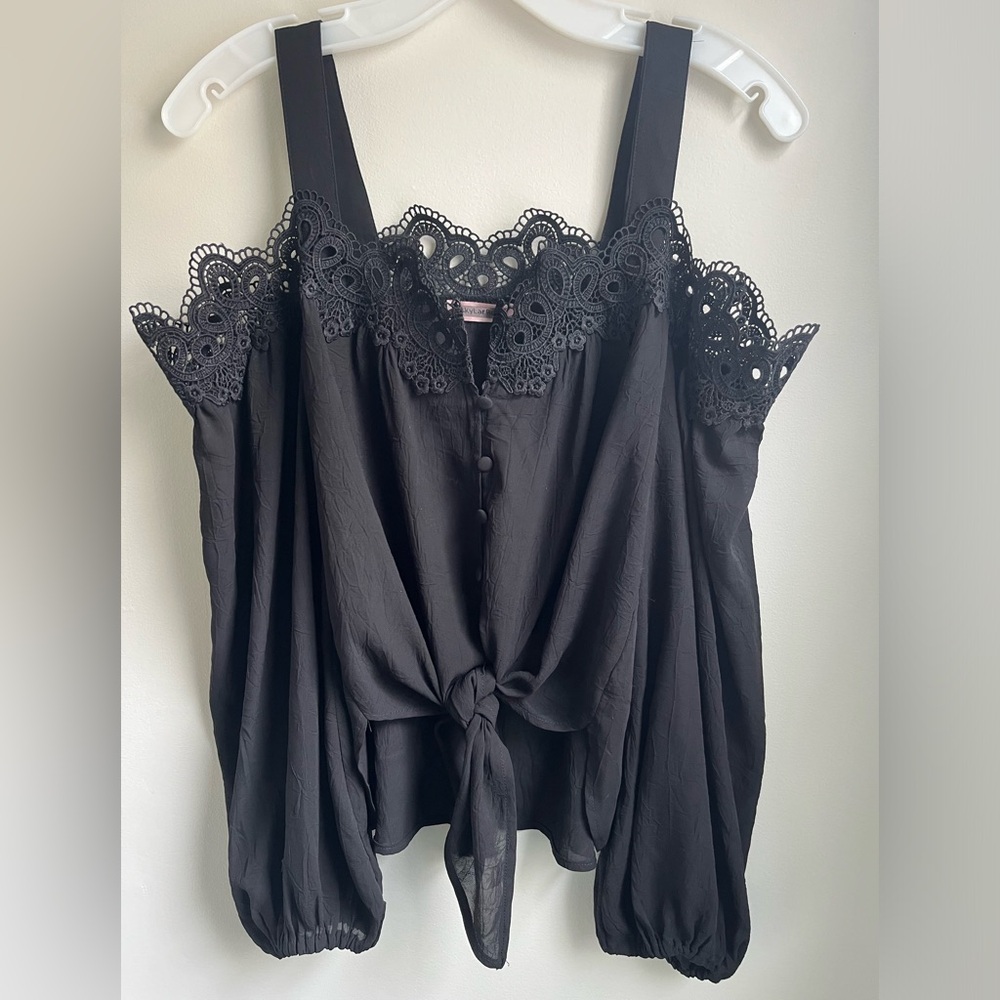 Black button/tie blouse - Picture 1 of 4